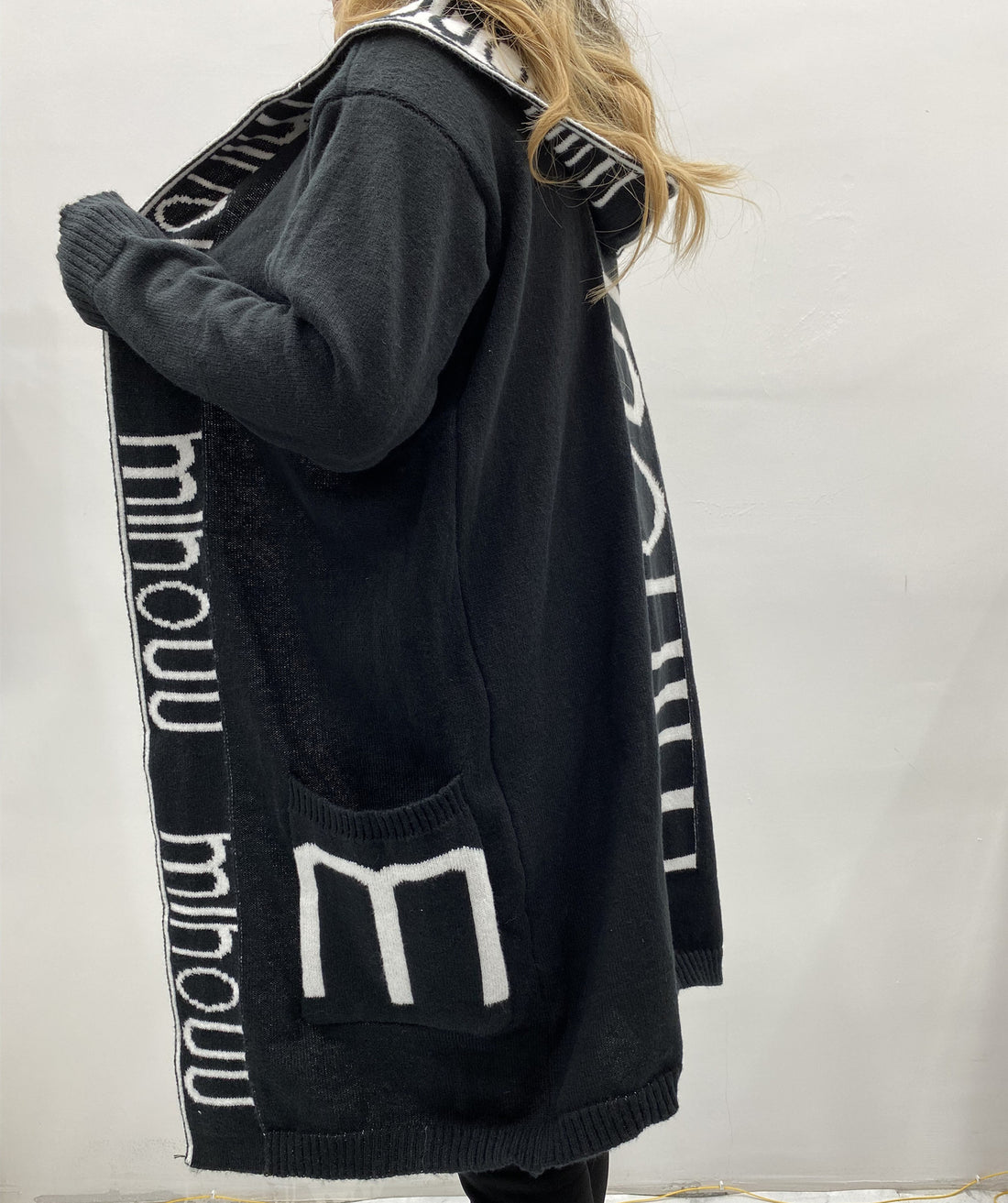 Damen Kapuzen-Cardigan im Oversize-Strick mit Logobordüre – Veloura