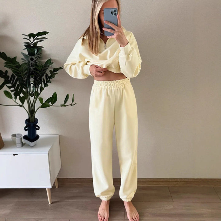 Damen Sweatset mit Halbreißverschluss, oversized Pullover und hochtaillierter weit geschnittener Jogginghose – Avérine