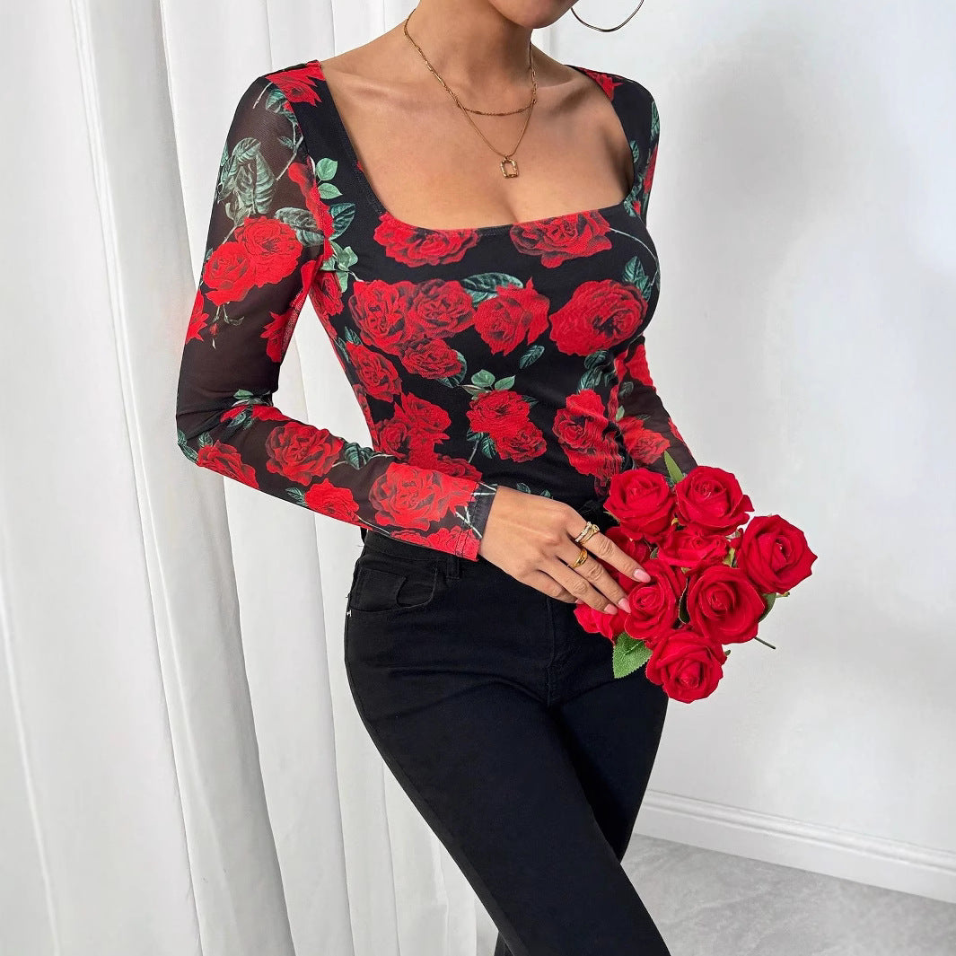 Damen nan figurnahes Stretchshirt mit quadratischem Ausschnitt, feiner Meshstruktur und großflächigem Rosenprint Echo Archiv