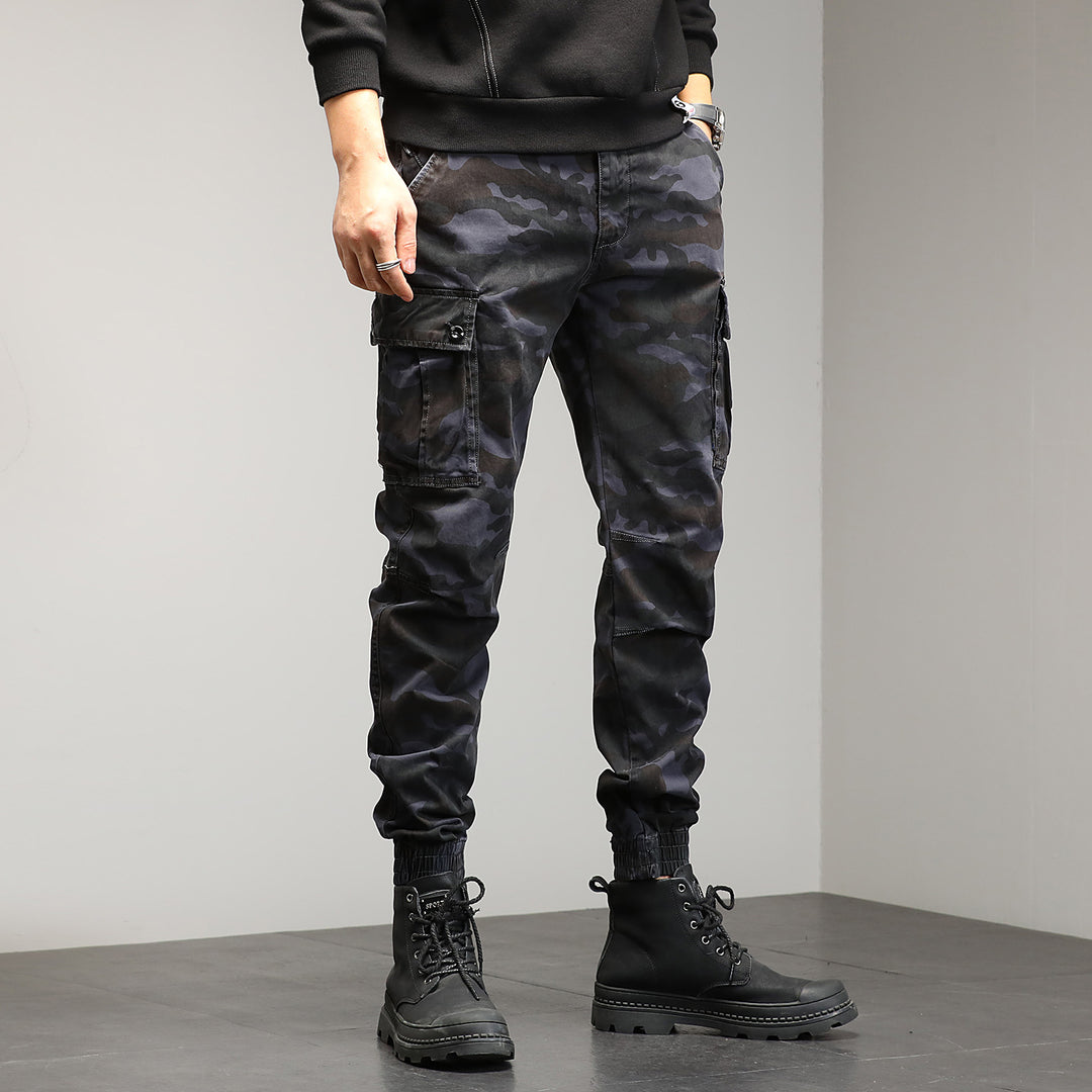 Herren Konisch geschnittene Utility-Cargohose im Camouflage-Joggerstil mit elastischem Bund und gerippten Bündchen Echo Archiv