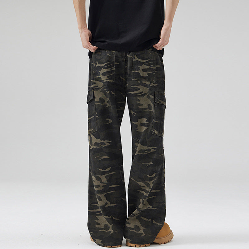 Herren Cargohose im weiten Baggy‑Cut mit Camouflage‑Print, Knieabnähern und Pattentaschen Echo Archiv