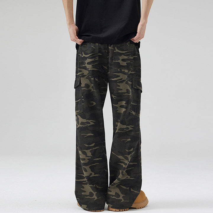 Herren Cargohose im weiten Baggy‑Cut mit Camouflage‑Print, Knieabnähern und Pattentaschen Echo Archiv