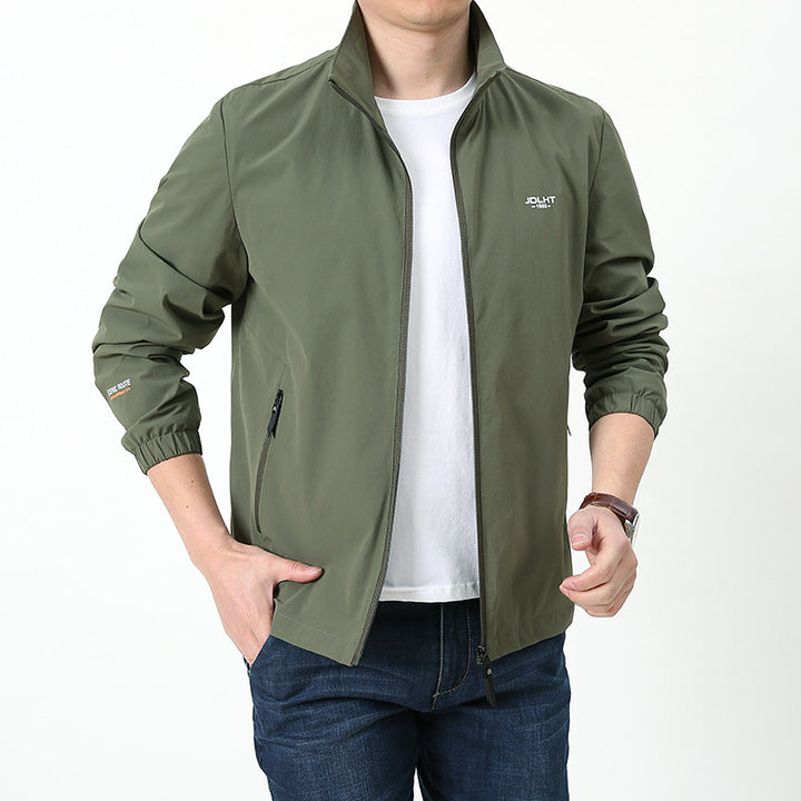 Herren leichte Zip-Übergangsjacke mit hohem Stehkragen und Reißverschlusstaschen Echoarchiv