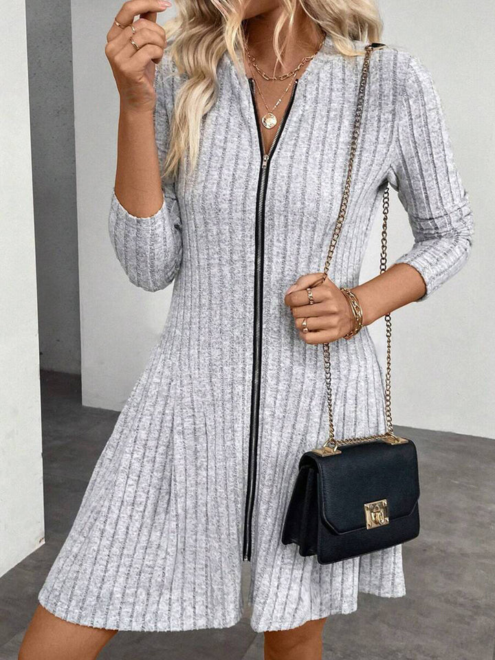 Damen Geripptes Strickkleid mit Frontreißverschluss und A-Linien-Silhouette – Avérine