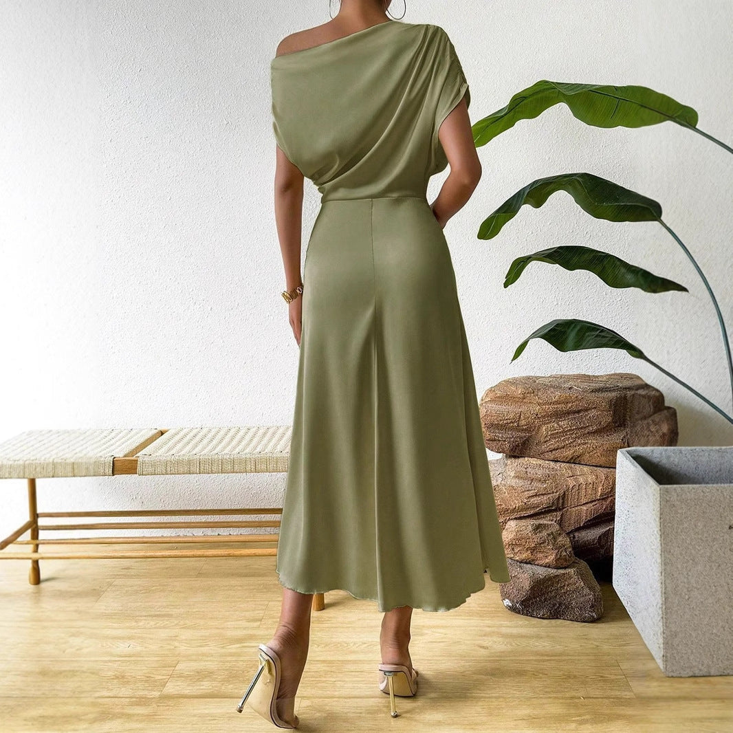 Damen Elegantes und fließendes Abendkleid mit asymmetrischem Schnitt – Élara