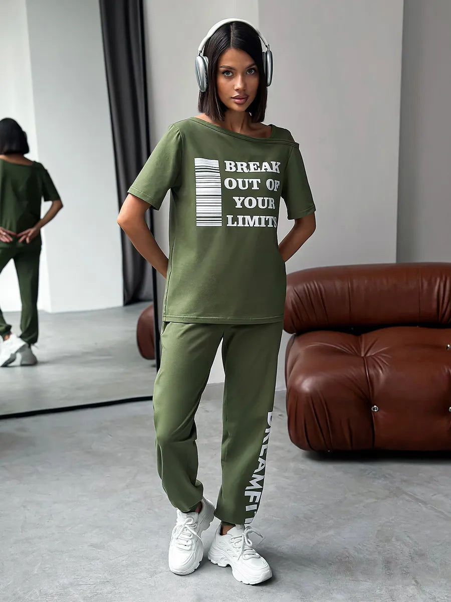 Damen lässiges Lounge-Set mit Cut-Out Schulter und Statement-Print – Avérine