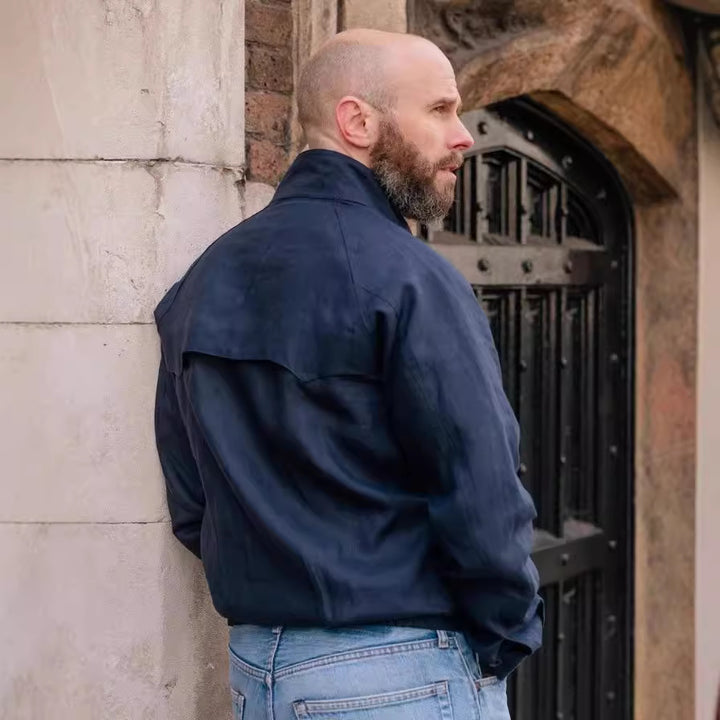 Herren leichte Steppjacke mit hohem Kragen und praktischen Taschen Echoarchiv