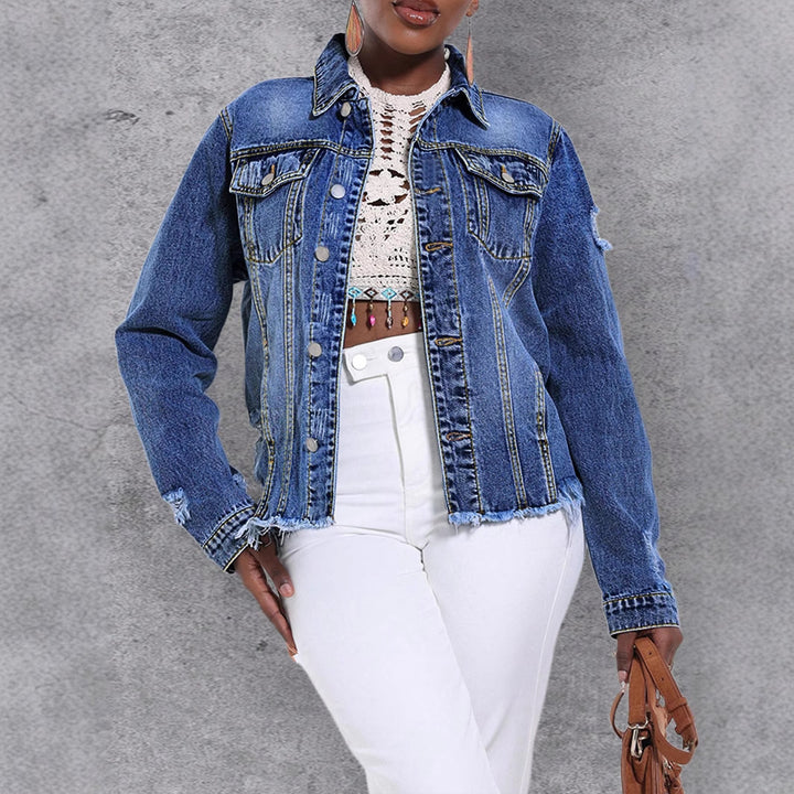 Damen Lässige Denim-Jacke mit Destroyed-Details, aufgesetzten Brusttaschen und ausgefranstem Saum Echo Archiv