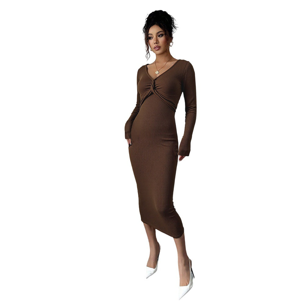 Damen geripptes Midikleid mit Twist-Detail, V-Ausschnitt und taillierter Stretch-Silhouette – Élara