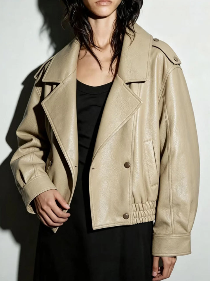 Damen Oversize Lederimitat-Blouson mit doppelreihiger Knopfleiste, weitem Revers und elastischem Saum Echoarchiv