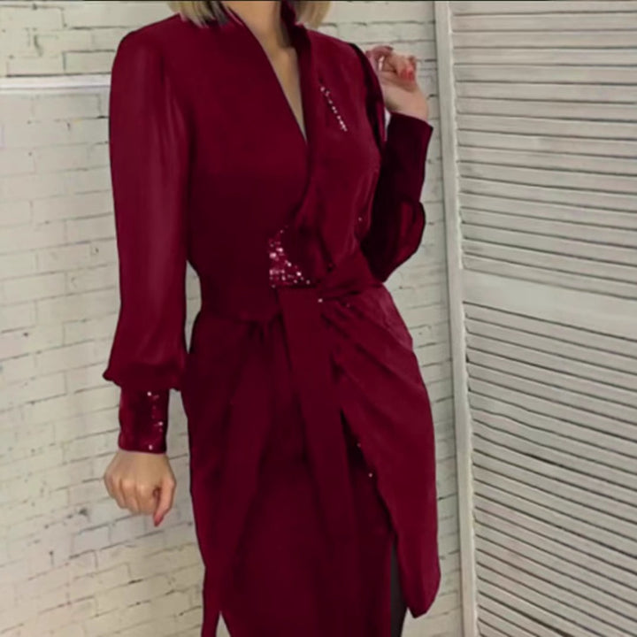 Damen nan tailliertes Wickelkleid mit semitransparenten Puffärmeln, dezentem Paillettenbesatz und Bindegürtel Echo Archiv