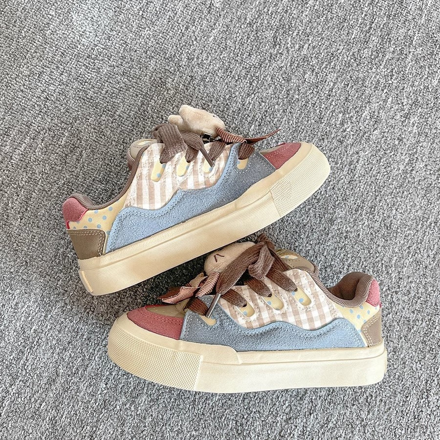 Damen Verspielte Freizeit Sneakers mit kuscheligen Tierdetails Echo Archiv