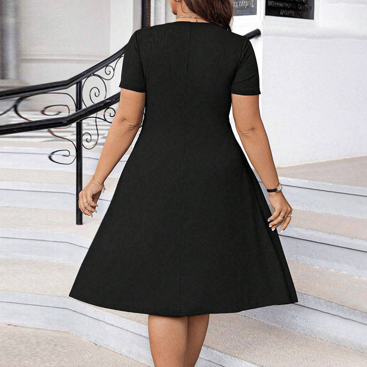 Damen elegant geschnittenes A-Linien Kleid mit geschmackvollem Quadrat-Ausschnitt und voluminösen Ärmeln Echo Archiv