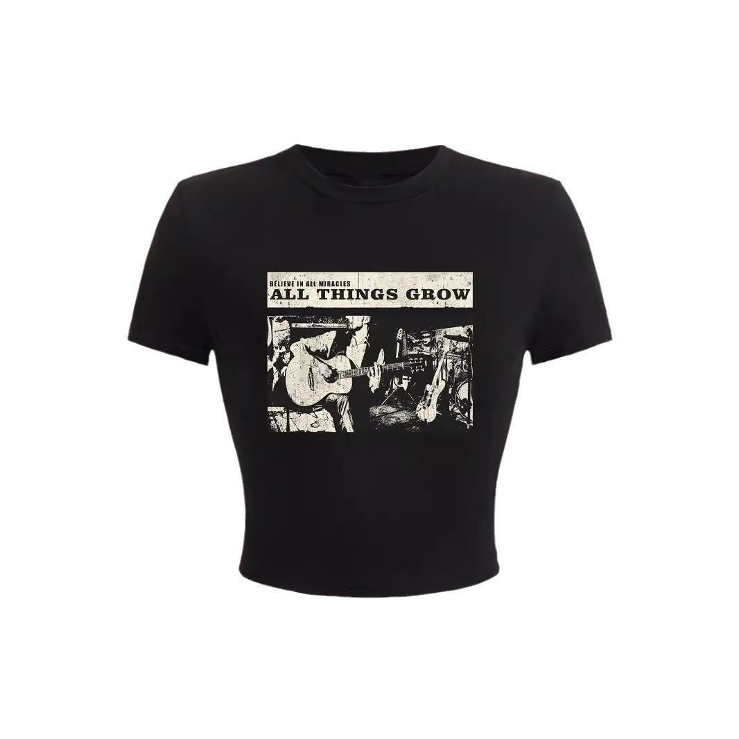 Damen Crop-T-Shirt mit inspirierendem Aufdruck und figurbetontem Schnitt Echo Archiv