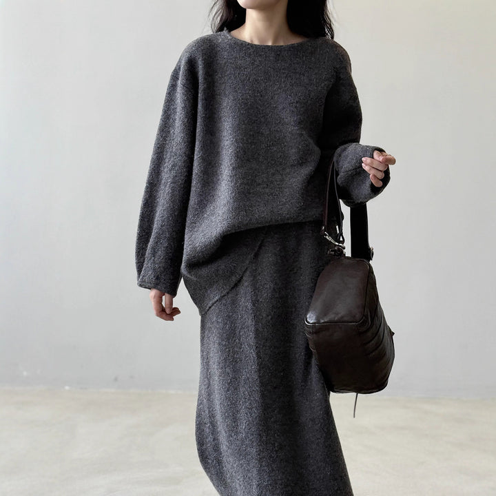Damen Kuscheliges Strick-Set Oversize-Pullover mit weitem Rundhalsausschnitt und Midirock Echoarchiv