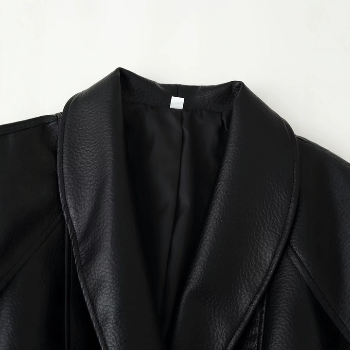 Damen Taillierte Kunstleder-Jacke mit Schalkragen und Bindegürtel Echo Archiv