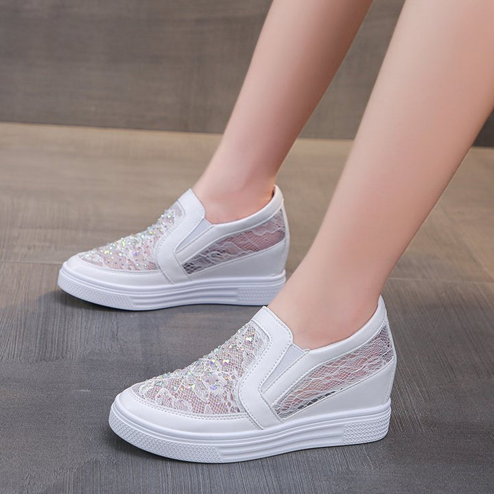 Damen Slip-On Keil-Sneaker mit funkelnden Ziersteinen und elastischen Seiteneinsätzen Echo Archiv
