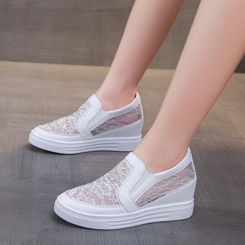 Damen Slip-On Keil-Sneaker mit funkelnden Ziersteinen und elastischen Seiteneinsätzen Echo Archiv