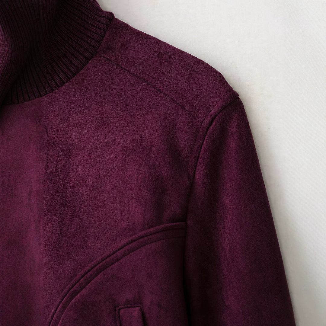 Damen Kurze Velours‑Optik‑Bomberjacke mit hohem Rippstehkragen und verdecktem Reißverschluss Echoarchiv