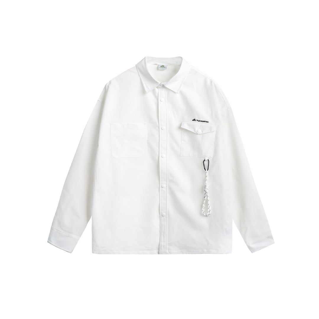 Unisex Overshirtjacke im Utility‑Stil mit Druckknopfleiste und Karabinerdetail Echoarchiv