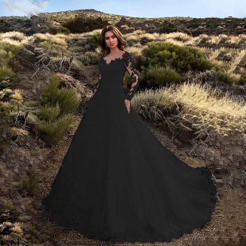 Elegantes Damen Hochzeitskleid mit Spitzenverarbeitung & voluminösem Rock für Hochzeit | Echoarchiv