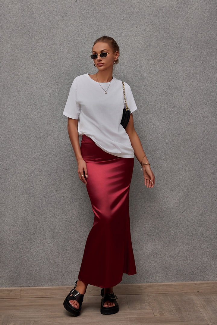 Damen Eleganter Maxirock aus glänzendem Satin mit hohem Schlitz Echo Archiv