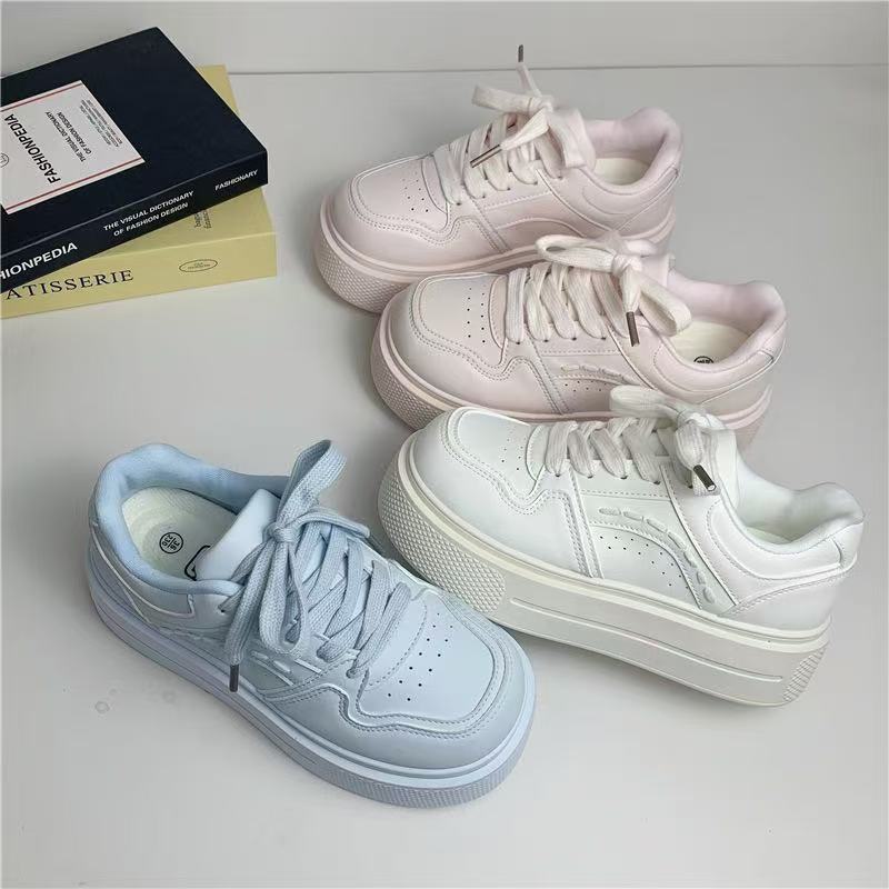 Damen Platform Sneakers mit modischem Design und dämpfender Sohle Echo Archiv