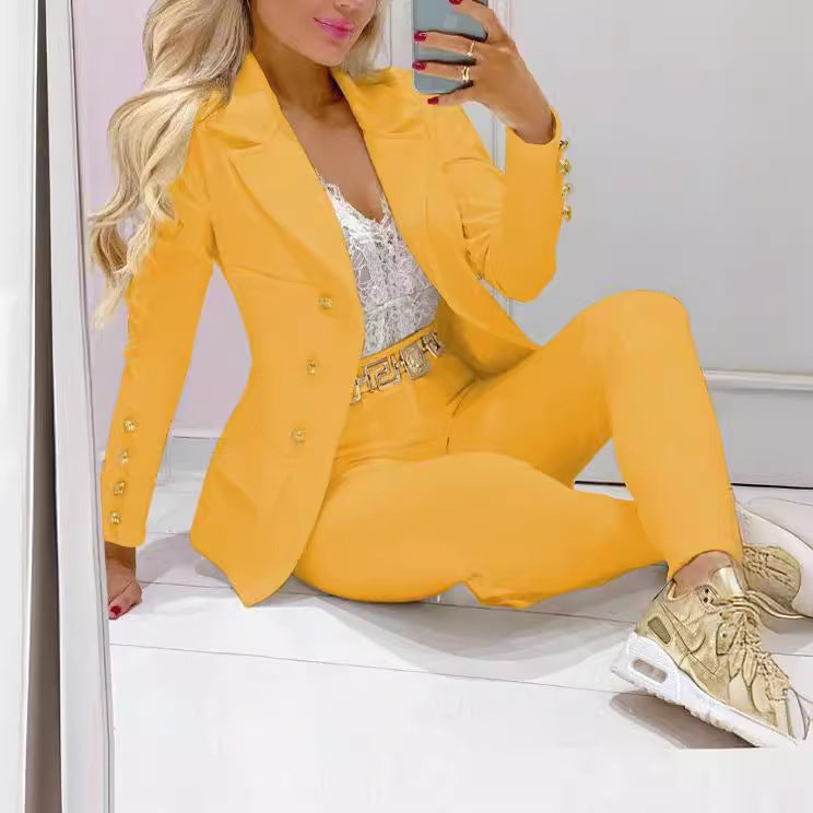 Damen nan tailliertes Doppelreiher-Blazer-Set mit goldknopf-Detail und hochtaillierter Slimhose Echo Archiv