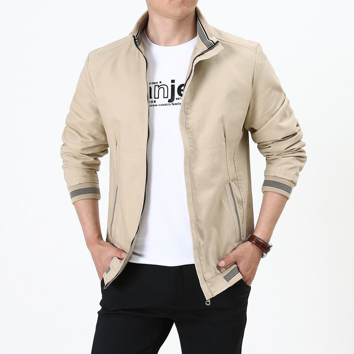 Herren nan taillierte Harrington-Jacke aus Baumwoll-Twill mit verdecktem Reißverschluss und gestreiften Bündchen Echo Archiv