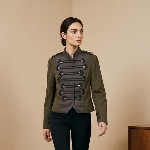 Damen Kurz geschnittener militärinspirierter Blouson mit Zierkordeln Echoarchiv
