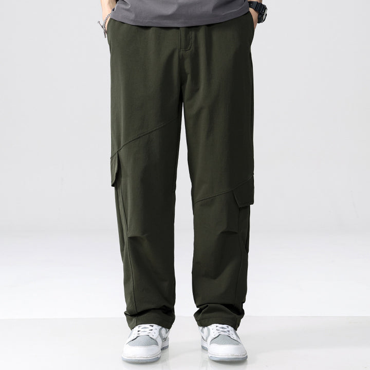 Herren Cargo-Hose im Utility-Look mit Relaxed-Fit, Mehrfach-Beintaschen und elastischem Bund Echoarchiv