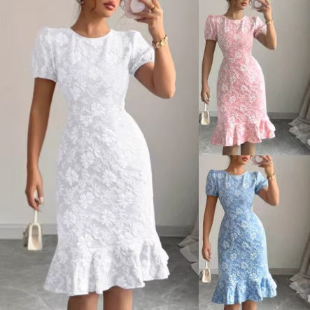 Damen Kleid mit floralem Spitzenmuster und fließendem Saum Echo Archiv