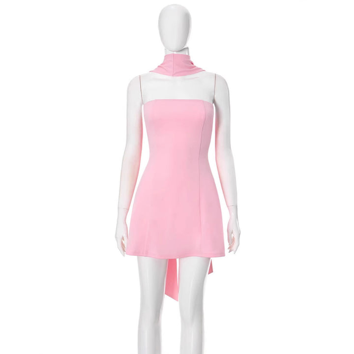 Damen Minikleid mit figurformendem Schnitt und schickem Halsschmuck Echo Archiv