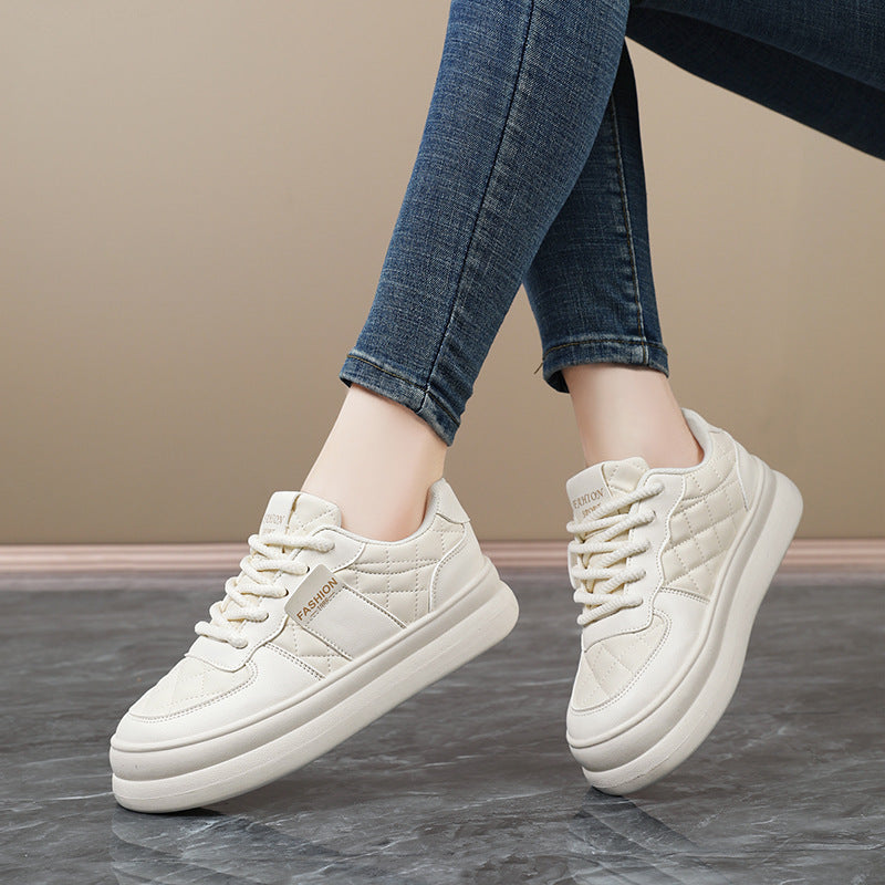 Unisex gestepptes Plateau-Sneaker aus Kunstleder mit gepolstertem Schaft und dämpfender Leichtsohle – Norré
