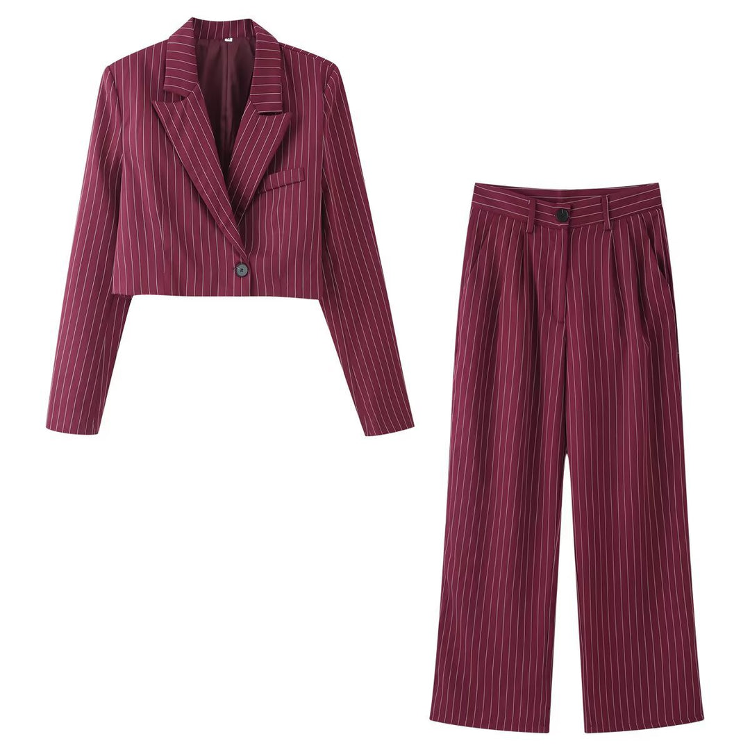 Damen Zweiteiliges Nadelstreifen-Kurzblazer mit hochgeschnittener weiter Hose Echo Archiv