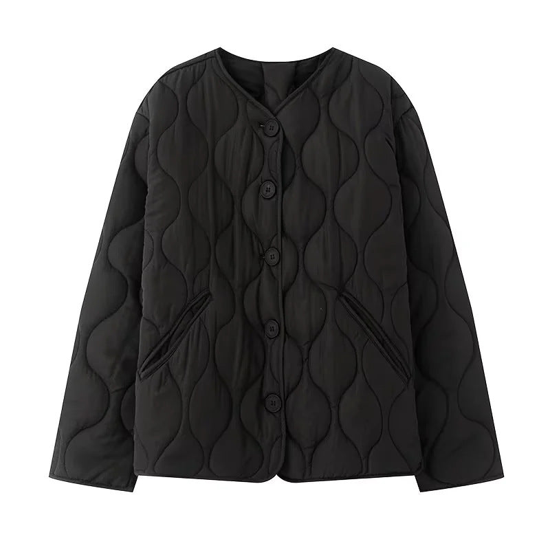 Damen gesteppte Übergangsjacke mit organischer Wellensteppung, Knopfleiste und eingesetzten Schrägtaschen – Célinea