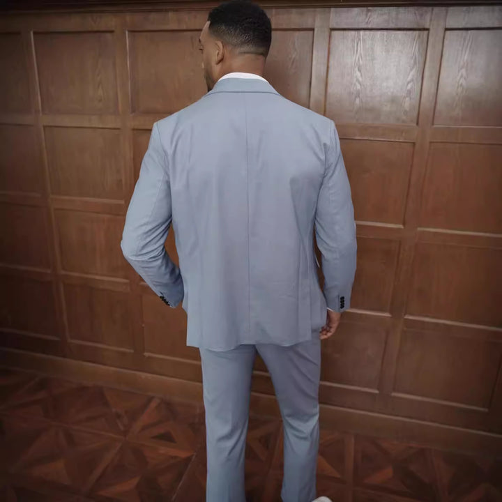 Herren Eleganter Anzug mit modernem Schnitt Echoarchiv