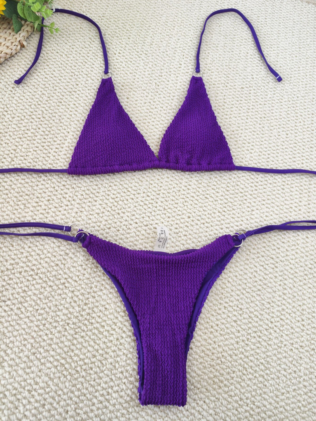 Damen Triangel-Bikini mit strukturiertem Gewebe und eleganten Ringverzierungen Echo Archiv