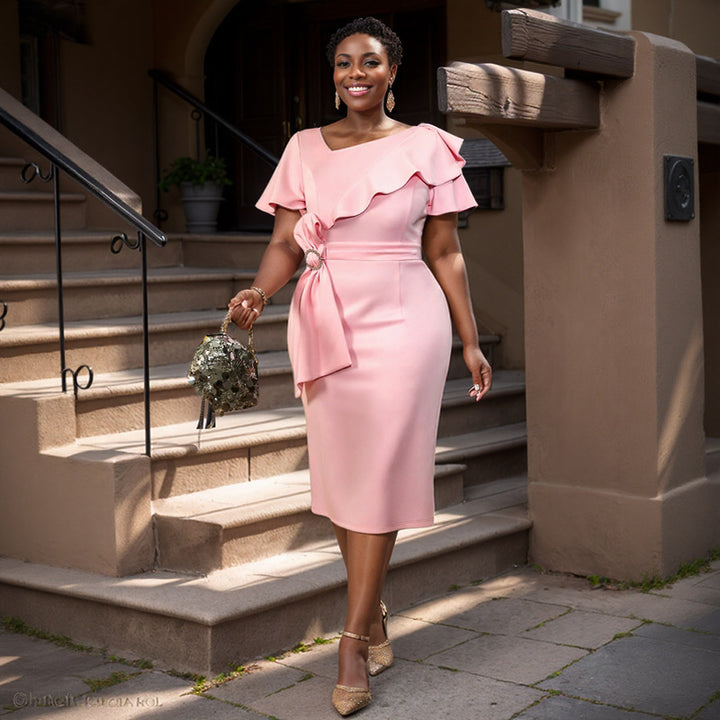 Damen Elegantes und schmeichelndes Abendkleid Echo Archiv