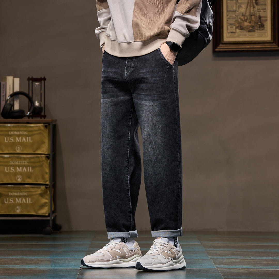 Herren Weite gerade geschnittene Denim-Jeans mit Used‑Wash und Umschlagbund Echoarchiv