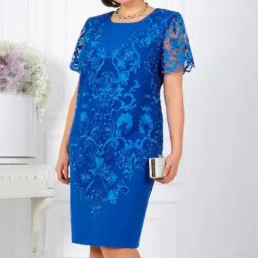 Damen Elegantes Kleid mit floraler Spitze Echoarchiv
