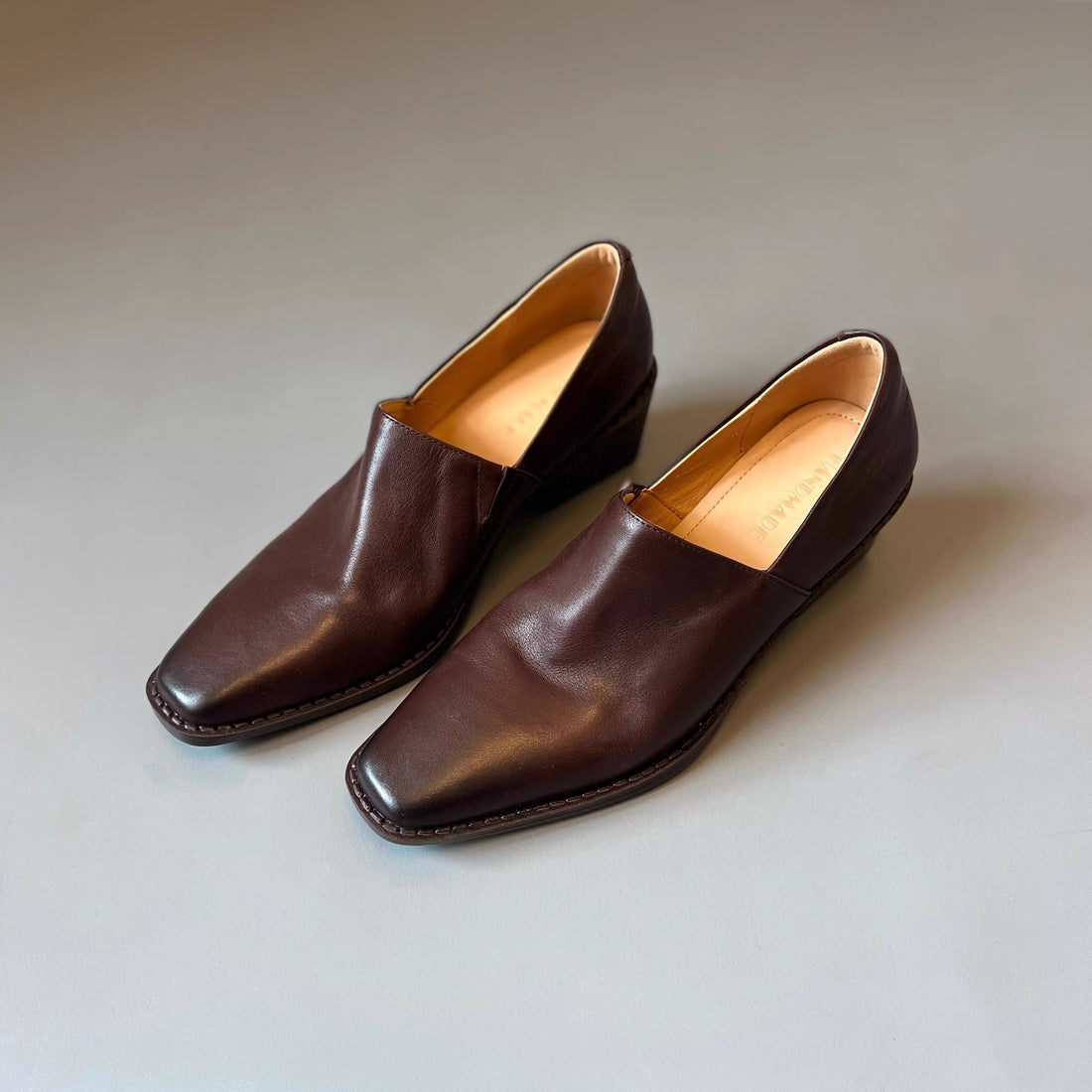 Damen Elegante Slip‑on Loafer mit quadratischer Zehenkappe und mittelhohem Blockabsatz Echo Archiv
