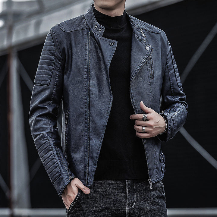 Herren Slim-Fit Kunstleder-Bikerjacke mit gesteppten Ärmelpaneelen, asymmetrischem Reißverschluss und Stehkragen Echo Archiv