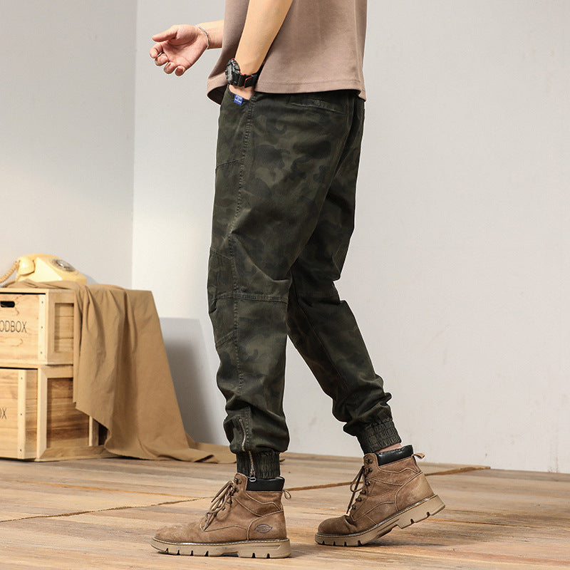Herren Cargo-Hose im urbanen Camouflage-Design mit elastischem Bund und praktischen Taschen Echoarchiv