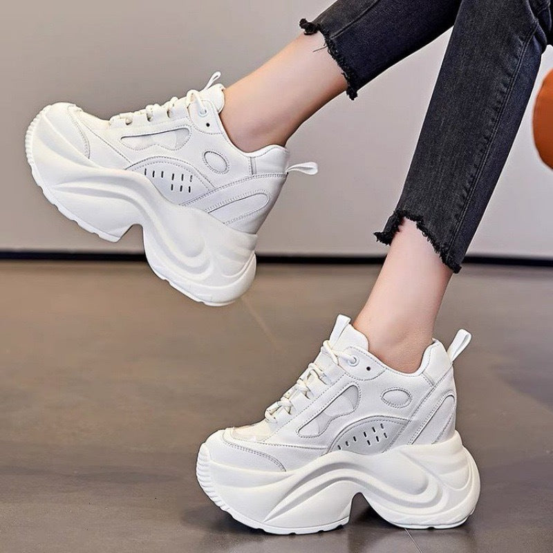 Damen sportliche Chunky Sneakers mit extragroßer Plateau-Sohle Echo Archiv