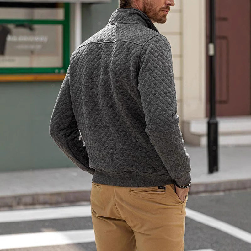 Herren Stepppullover mit modernem Kragen und praktischer Brusttasche Echoarchiv