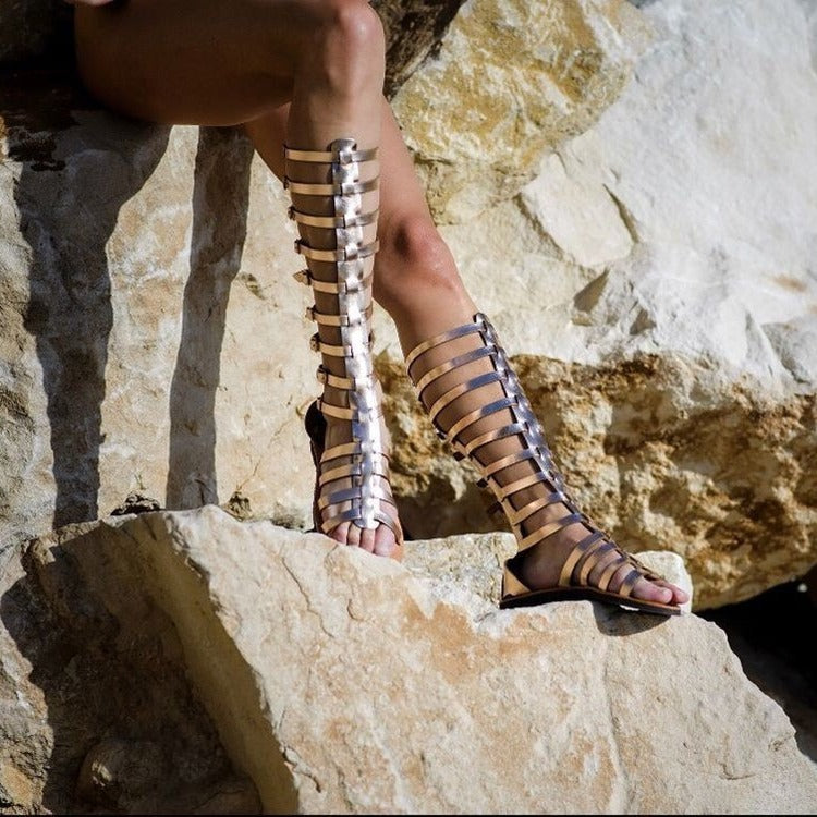Damen kniehohe Gladiatorensandalen mit verstellbaren Riemen und flacher Lederlaufsohle Echo Archiv