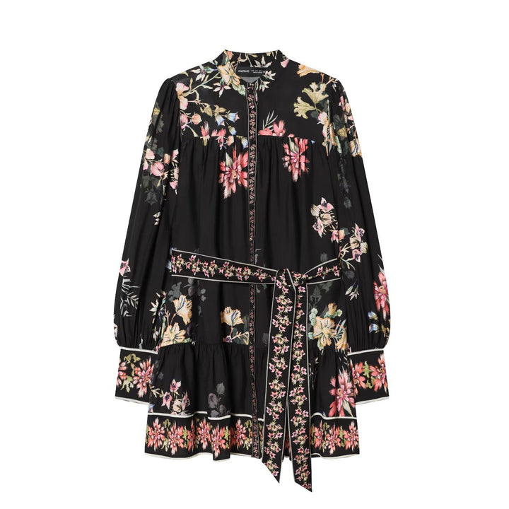 Damen Boho-Stufenkleid mit Stehkragen, Taillengürtel und Ballonärmeln Echoarchiv