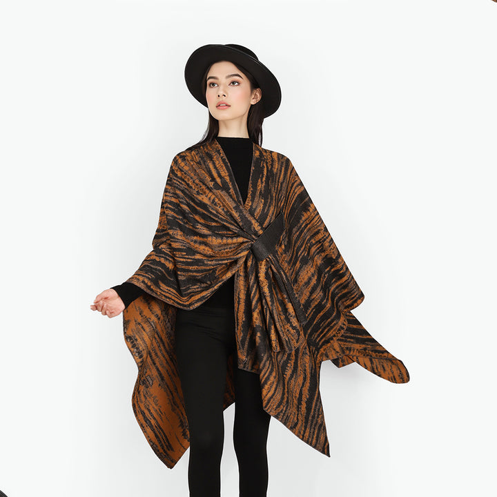 Damen Jacquard-Cape-Überwurf mit strukturierter Wellenoptik, Bindegürtel und asymmetrischem Zipfelsaum – Montévia