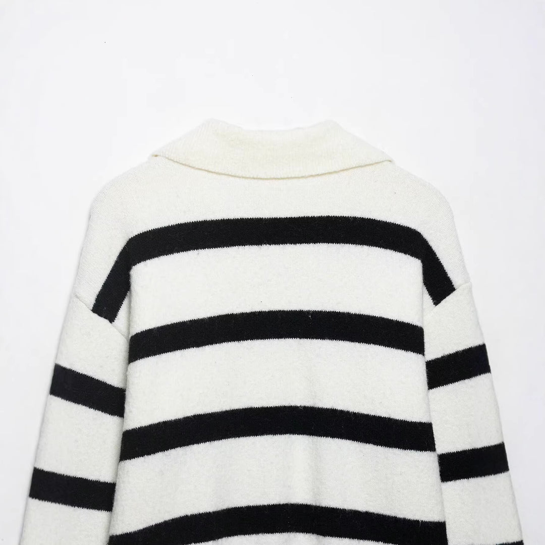 Damen Gestreifter Oversize-Pullover mit Polokragen und tiefem V-Ausschnitt Echoarchiv